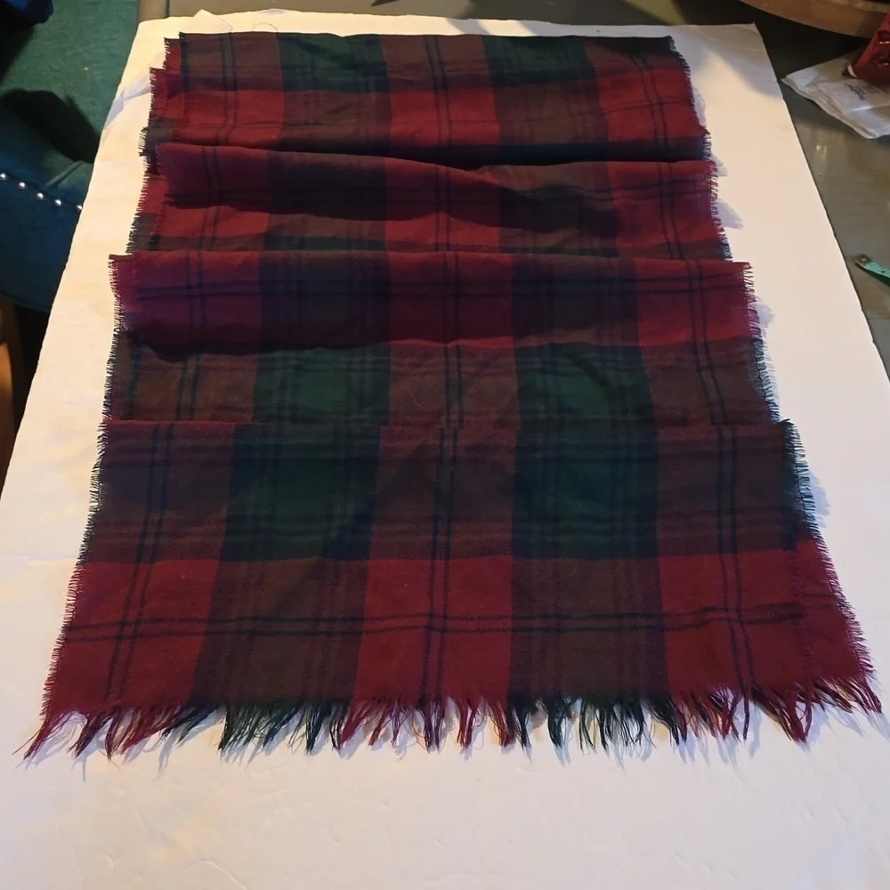 Lochcarron 100% Wool Burgundy red Tartan Plaid lighter weight Scarf Shawl Wrap